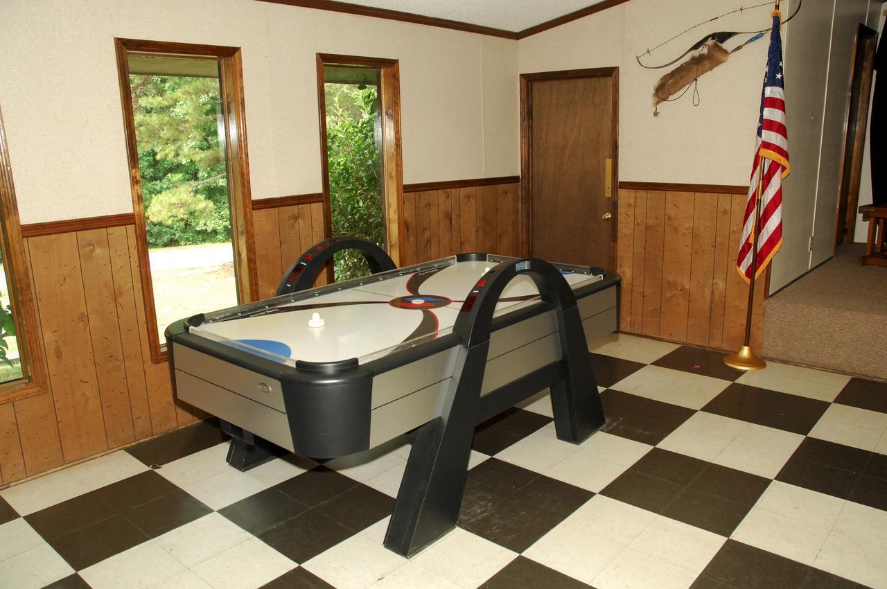 Carolina Landing Camping Resort Two-Bedroom Cabin 1 Fair Play Kültér fotó